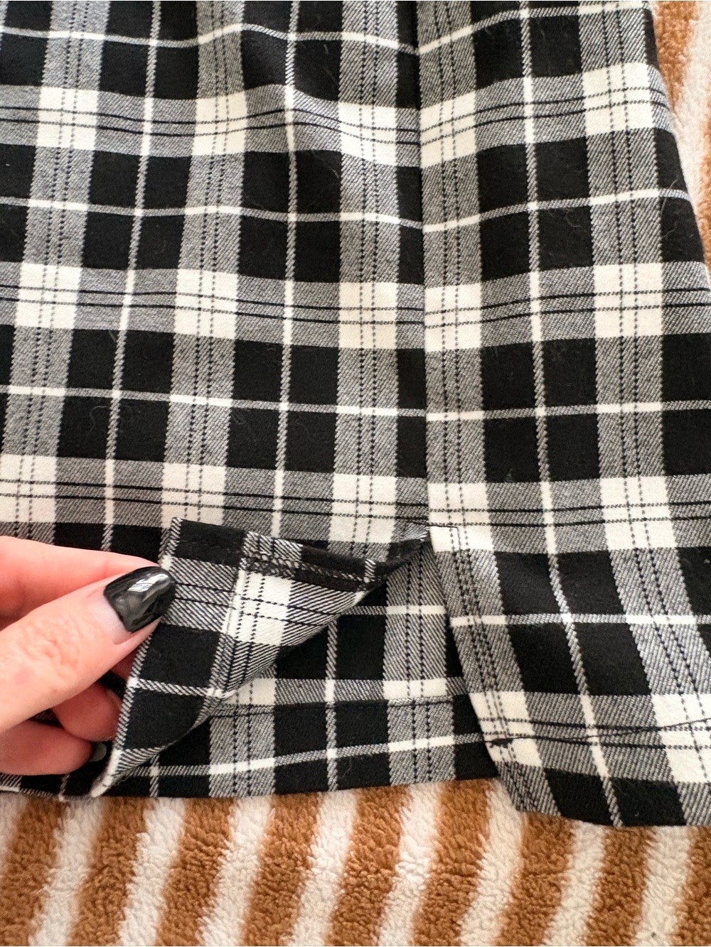 XS/S Black and White Plaid A-Line Skirt - Picture 9 of 9